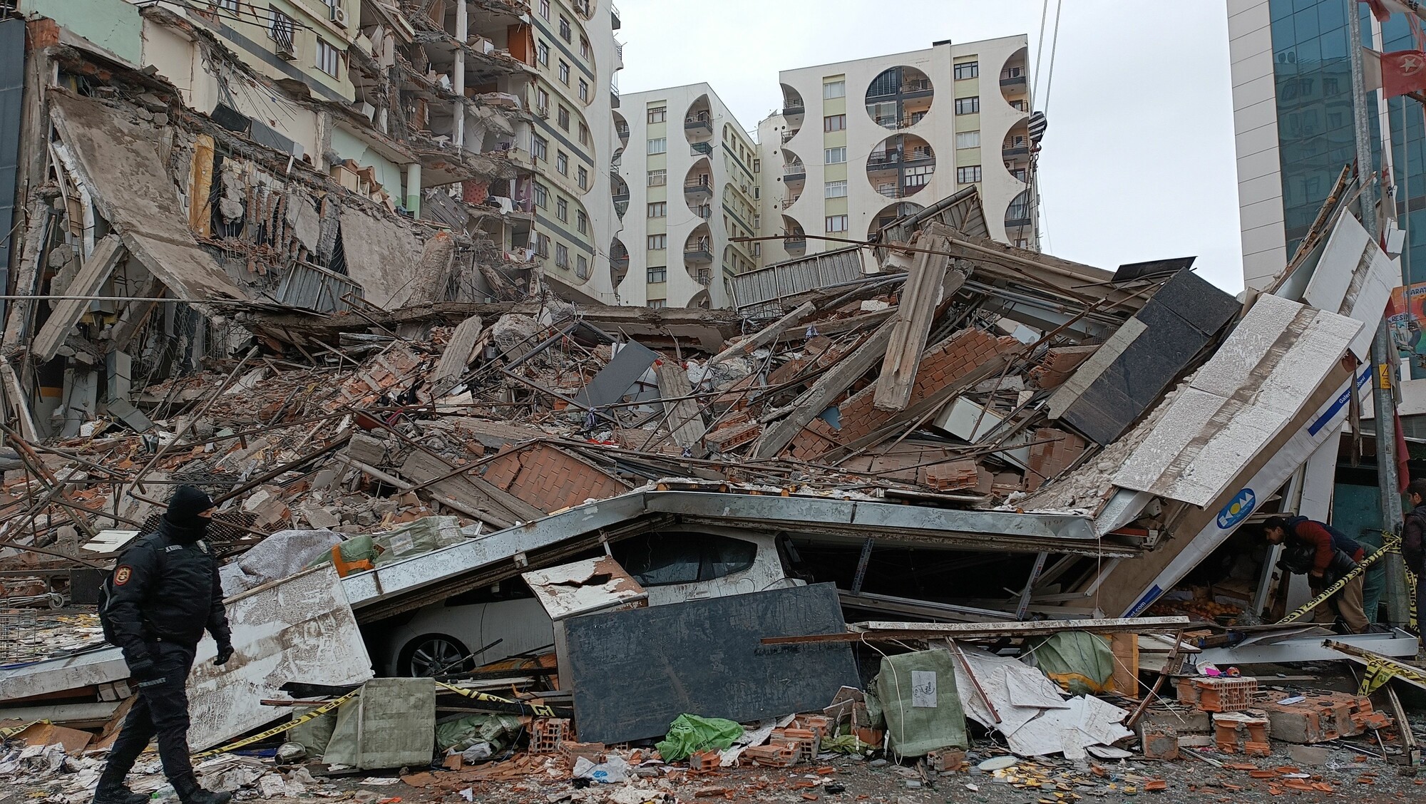 Jordbävning: Oxfam och partnerorganisationer förbereder insatser i Turkiet och Syrien